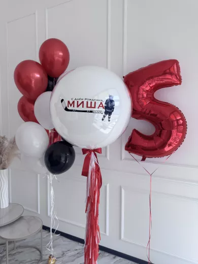 Шары для мальчика — пример красивой композиции из воздушных шаров